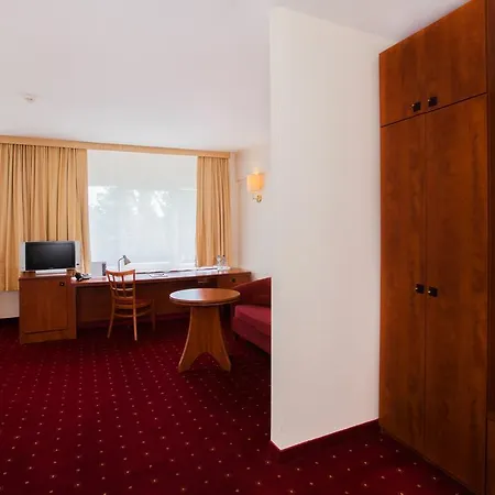 Hotel Qubus 3*